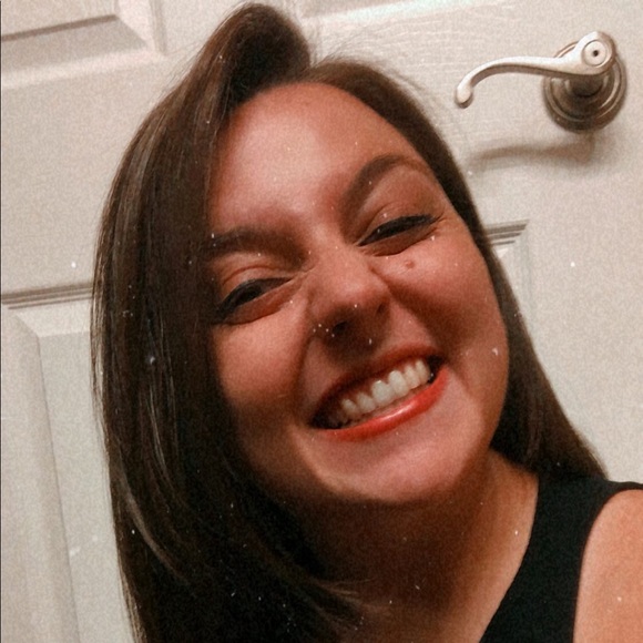 Meet your Posher, Corinne - Picture 1 of 12